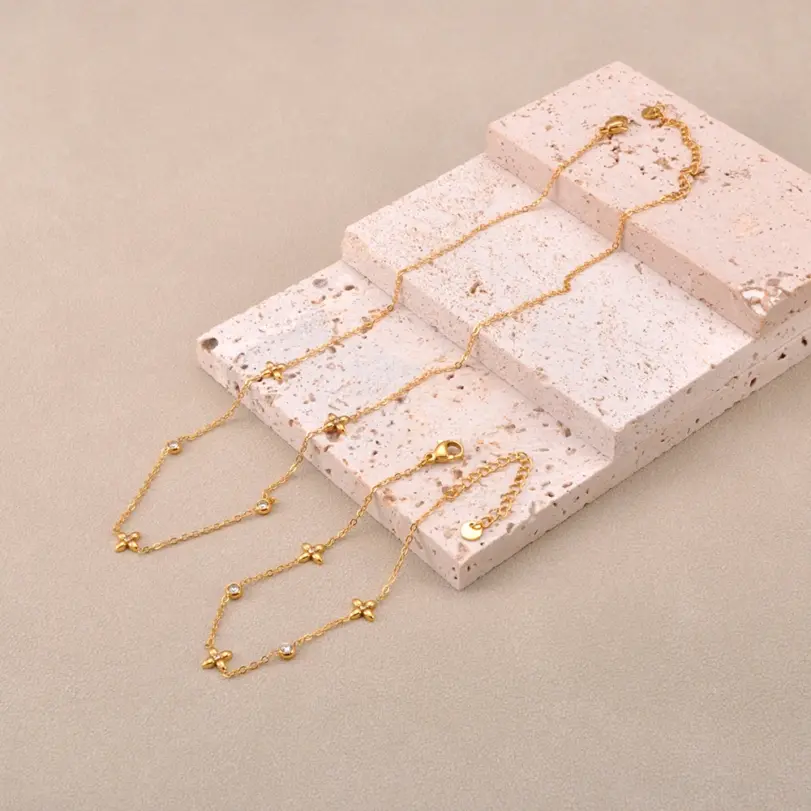 🍀 Pulsera "Trébol de Luz" – Acero 316L, Oro 18K PVD e Impermeable 6