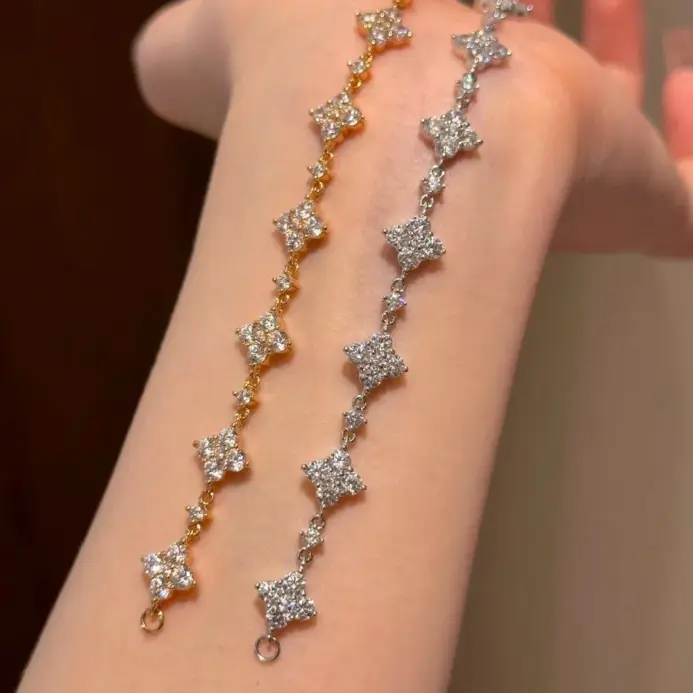 🌸 Pulsera "Ocho Flores de Cristal" – Tendencia 2026 High Glow 1