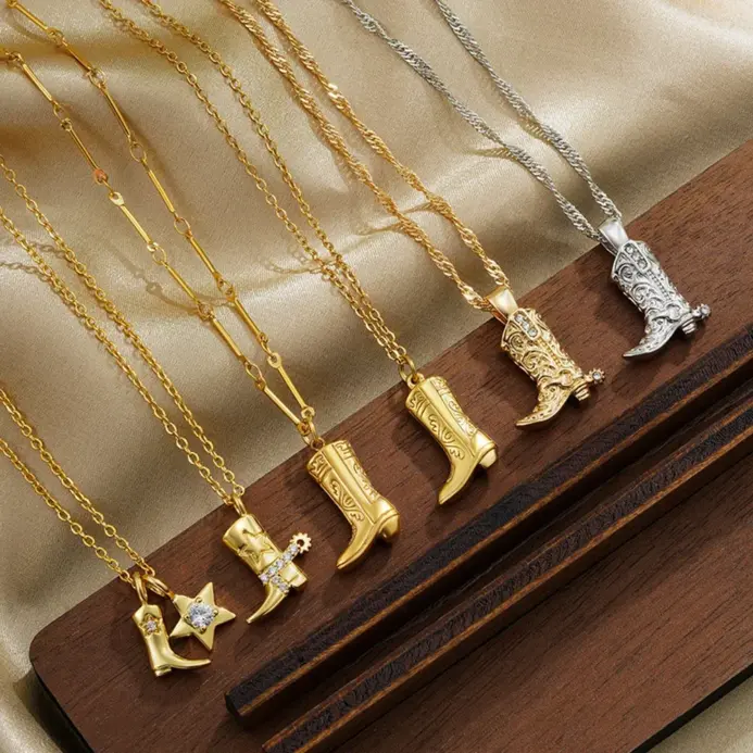 🤠 Collar "Rodeo Star" – Acero 316L, Bota y Sombrero Vaquero en Oro 18K 1
