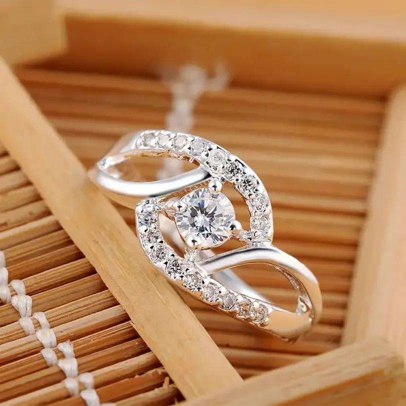anillos de diamantes de circón brillante de Plata de Ley 925 para mujer, regalos de fiesta de boda, joyería fina, anillos de compromiso 1