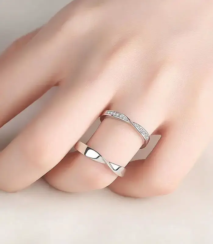 Nueva moda Mobius anillos de pareja lisos anillo ajustable de Color plata clásico para hombres y mujeres joyería de boda regalo de San Valentín 2