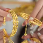 9999 Tienda de oro real de 24 quilates Pulsera de mujer del mismo estilo con tres círculos brillantes ajustable AU750 Regalo de cumpleaños Luxu de moda 3