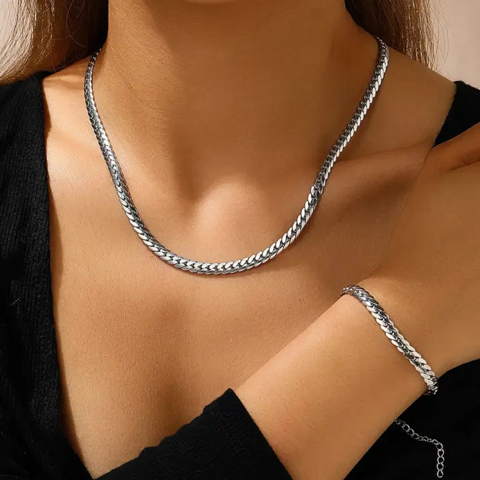 Aomogo Conjunto de joyería de collar de pulsera de cadena cubana plana simple de acero inoxidable chapado en oro de 18 quilates joyería de moda de cadena gruesa 2
