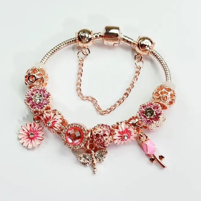 🌸 Brazalete "Summer Romance" – Cuentas Florales y Oro Rosa 1