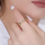 Anillo con diseño de moneda para mujer: un anillo de lujo ligero, de alta gama y elegante, con circonitas incrustadas y un diseño abrible. 3