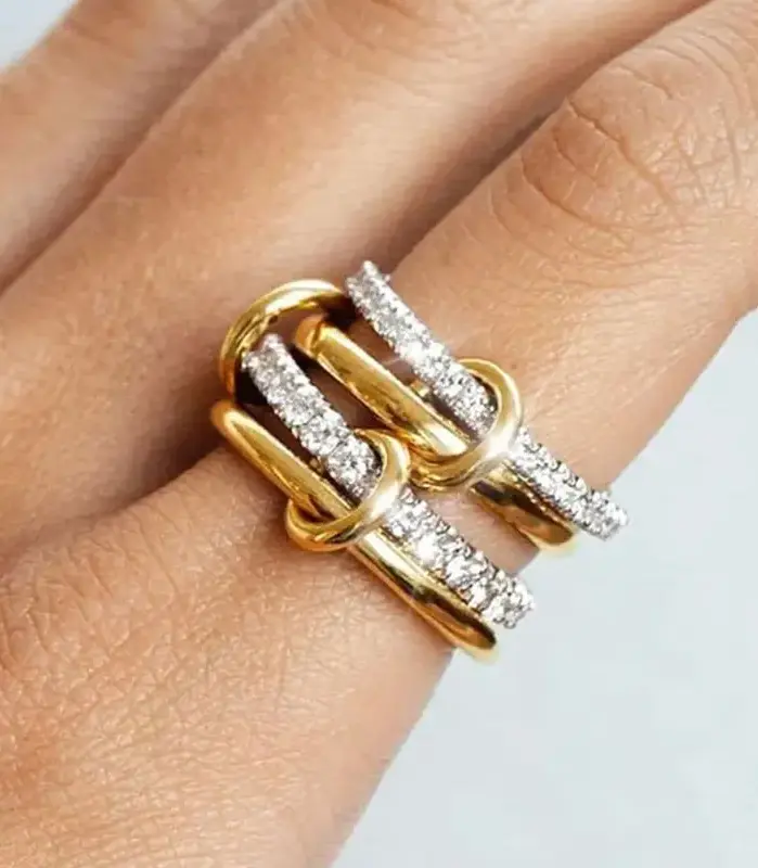 Un nicho de anillo de joyería de cobre de cuatro anillos de dos colores, hipoalergénico, estilo Ins, artefacto apilable, adecuado para joyería de mujeres jóvenes 1