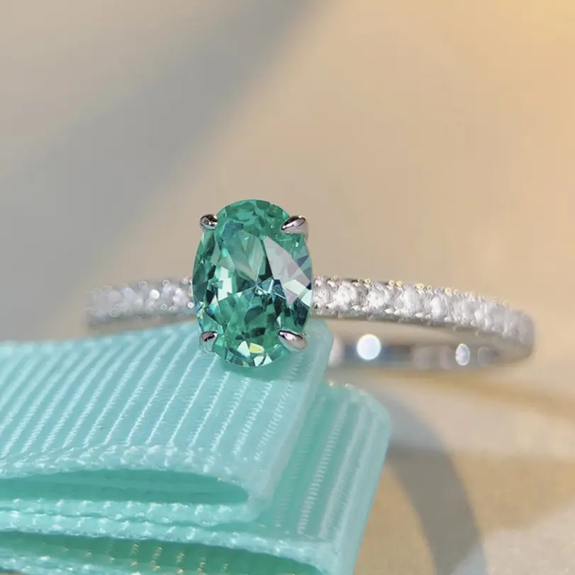 ‌ Elegante Anillo de Plata de Ley S925 para Mujer con Piedra Central Ovalada de 1 Ct y Detalles Redondos, Regalo de Compromiso, Boda o Aniversario 3