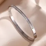 5/1 Uds. Conjunto de pulsera de acero inoxidable con incrustaciones de Zirconia brillante para mujer, brazaletes apilables, regalo de joyería que no se decolora 2 5/1 Uds. Conjunto de pulsera de acero inoxidable con incrustaciones de Zirconia brillante para mujer, brazaletes apilables, regalo de joyería que no se decolora 2