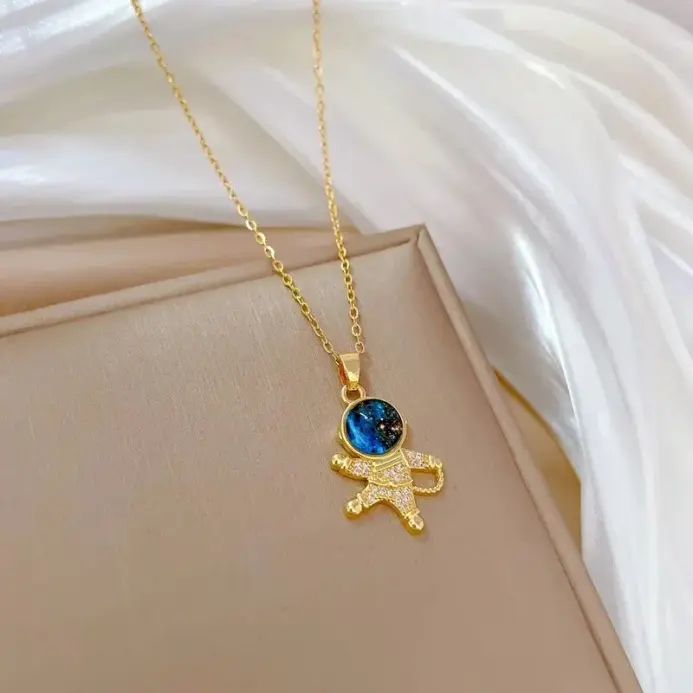 Collar ligero de lujo de la serie estrella de acero y titanio para mujer, collares con colgante de astronauta, Color dorado, planeta, Luna, regalos de joyería 2