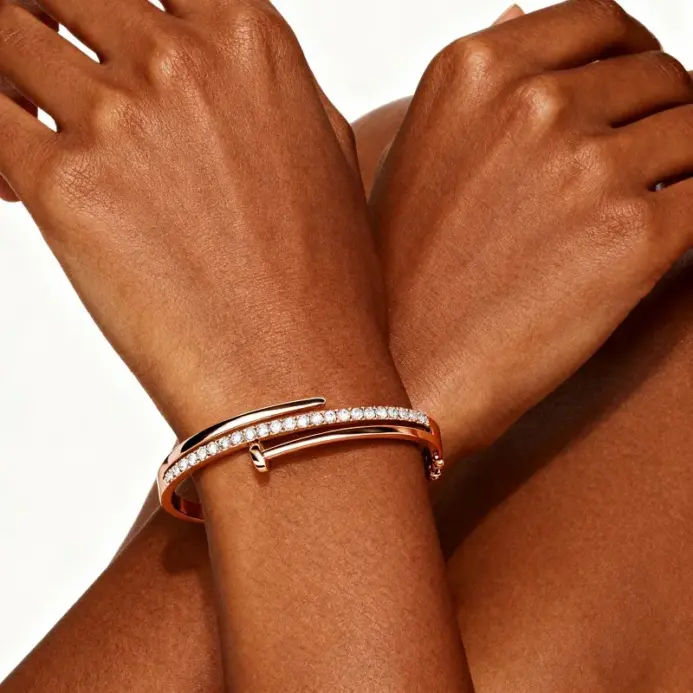 Pulsera Daisini con forma de uña adornada con cristal de primera calidad de Swarovski para mujer, regalo de vacaciones para pareja chapado en oro de 18 quilates 2