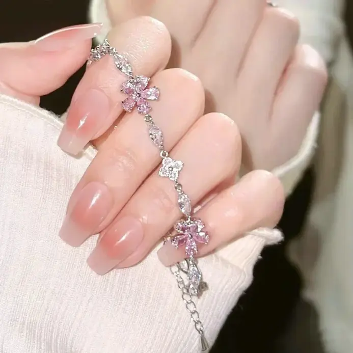 🌸 Pulsera "Sweet Cherry & Moon" – Estilo Y2K y Lujo Floral 2