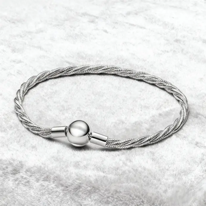 2025 Pulsera de cadena de hueso de serpiente múltiple Accesorios personalizados para mujer Joyería Romántica Versátil Regalo de Navidad para mujer 1