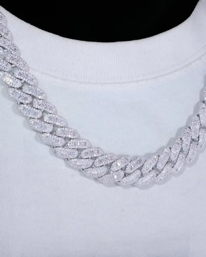 Cadena de eslabones cubanos de circón de 15mm, helado en piedras de diamante simuladas, collar ostentoso de Miami CZ, regalo para ella/lui 1