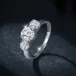 Anillo de compromiso NeeTim de moissanita de 4 quilates para mujer, plata de ley S925 de 3 piedras con alianza de boda chapada en oro, anillos de diamantes de promesa 4