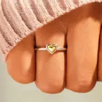 Anillos de corazón Huitan para mujer, anillos de amor de dos tonos de Metal, accesorios de banda de boda eternidad, joyería femenina de moda moderna, envío directo 2