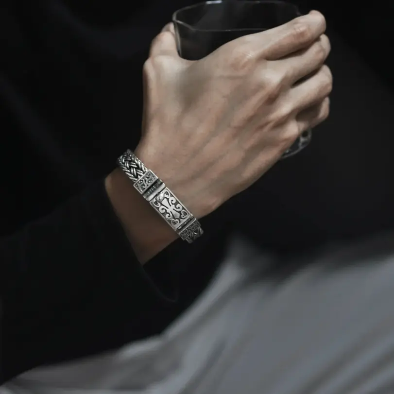 :: 🌿 Pulsera "Eternal Vine Totem" – Amuleto de Cadena Tejida Ancha 3