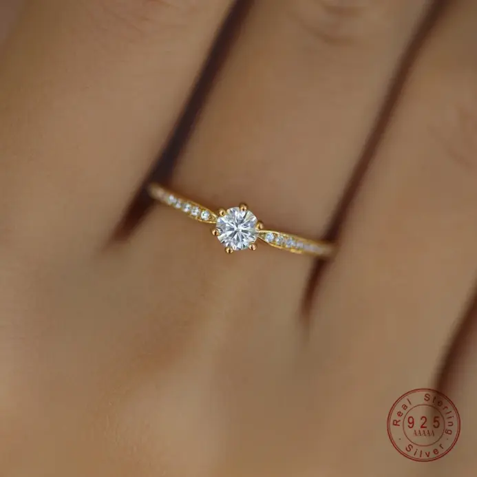 Anillo de circón brillante chapado en plata de ley 925 de 14 quilates para mujer, joyería de boda con temperamento exquisito 1