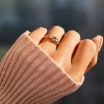 Huitan-Anillo de dedo giratorio de dos tonos para mujer, anillos de Metal modernos para mujer, uso diario, accesorios versátiles, joyería 6