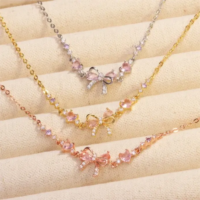 🎀 Collar "Pink Ribbon Glow" – Gargantilla con Lazo de Circonia Rosa 1