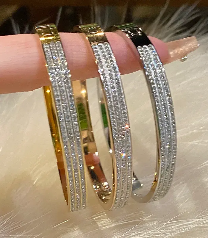 Pulsera dorada de acero de titanio de alta gama que no se decolora, pulsera de circón brillante para mujer, brazalete ligero de lujo de media fila, regalo de joyería 1