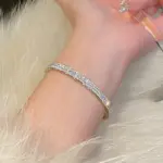 Pulsera dorada de acero de titanio de alta gama que no se decolora, pulsera de circón brillante para mujer, brazalete ligero de lujo de media fila, regalo de joyería 3