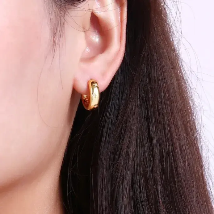Pendientes de aro de estrella de acero inoxidable para mujeres y niñas, pendientes pavimentados de circón simples Vintage, regalo de joyería de moda para fiesta de uso diario 2