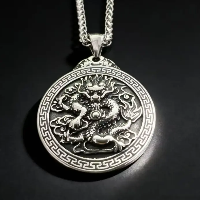 HNSP 316L Acero inoxidable diseño en relieve dragón tótem colgante collar para hombres accesorio de joyería Vintage 1