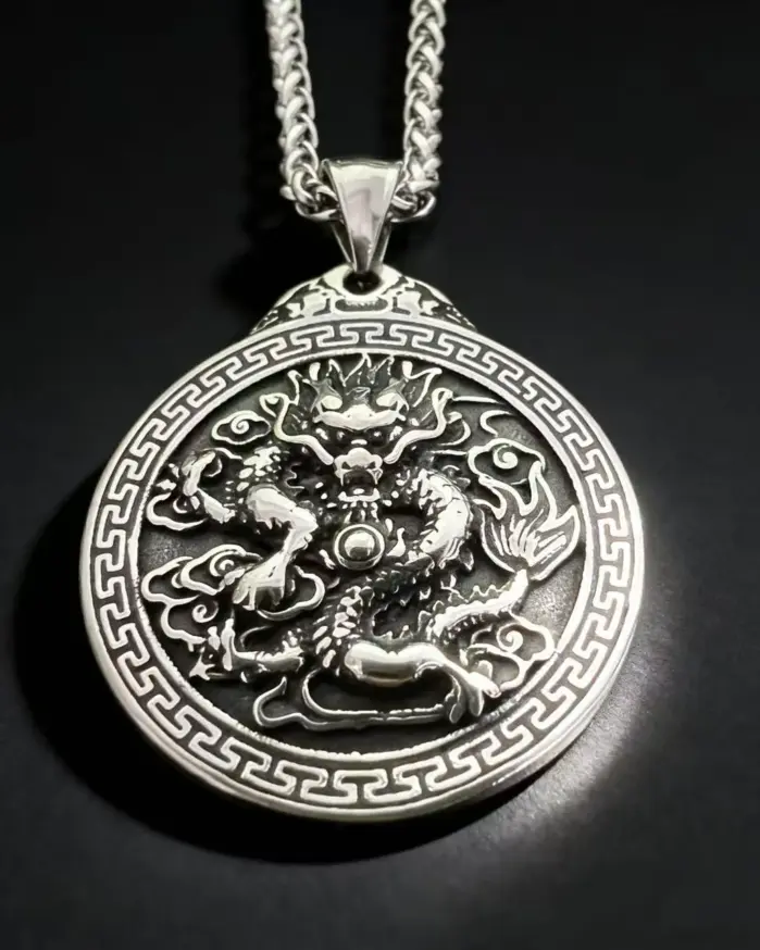 HNSP 316L Acero inoxidable diseño en relieve dragón tótem colgante collar para hombres accesorio de joyería Vintage 1