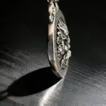HNSP 316L Acero inoxidable diseño en relieve dragón tótem colgante collar para hombres accesorio de joyería Vintage 4