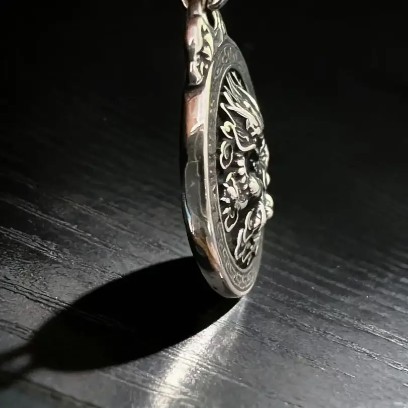 HNSP 316L Acero inoxidable diseño en relieve dragón tótem colgante collar para hombres accesorio de joyería Vintage 4