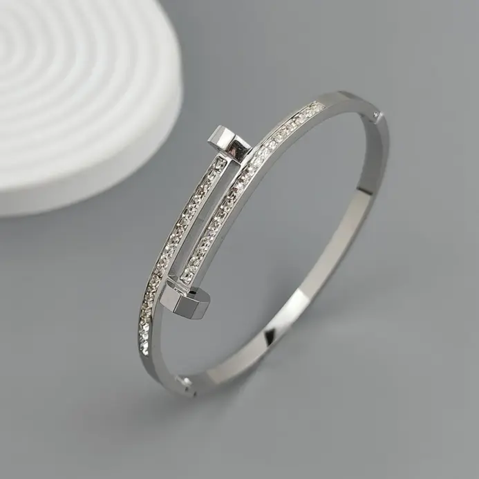Nueva pulsera chapada en oro de acero inoxidable con circonita para uñas de 18 quilates, pulsera de pareja impermeable de alta calidad, regalo para esposa 2