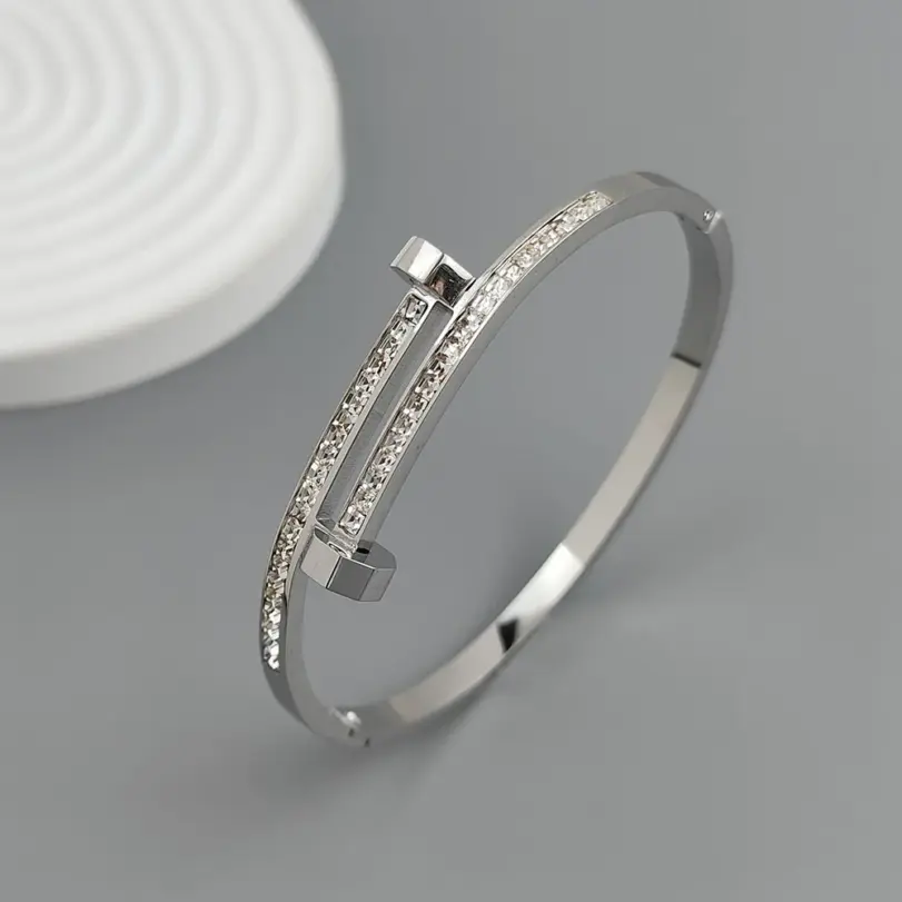 Nueva pulsera chapada en oro de acero inoxidable con circonita para uñas de 18 quilates, pulsera de pareja impermeable de alta calidad, regalo para esposa 2