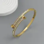 Nueva pulsera chapada en oro de acero inoxidable con circonita para uñas de 18 quilates, pulsera de pareja impermeable de alta calidad, regalo para esposa 1