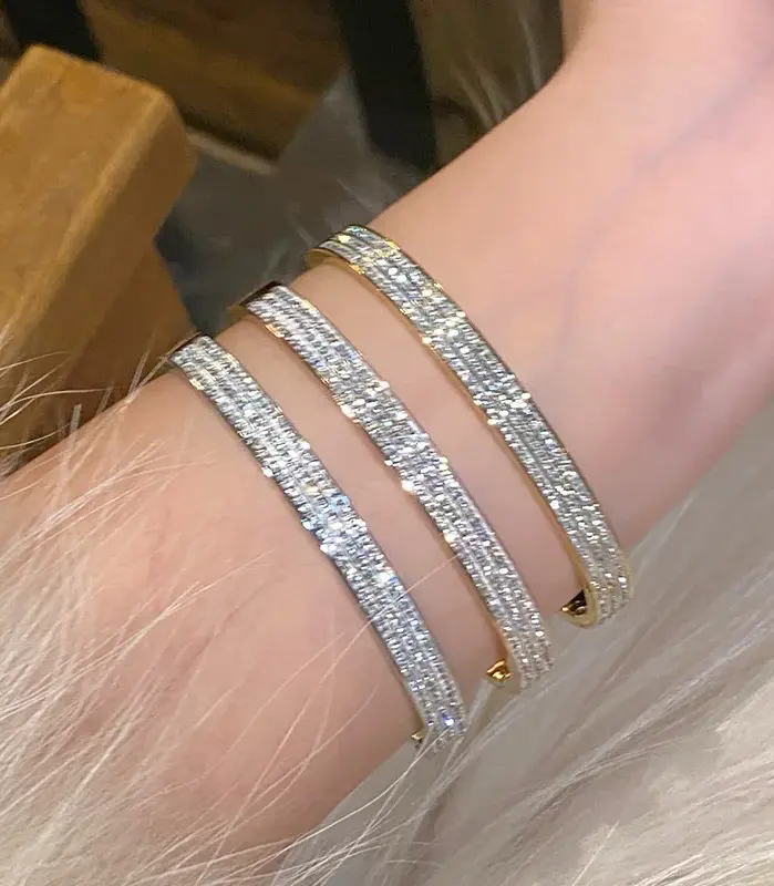 Pulsera dorada de acero de titanio de alta gama que no se decolora, pulsera de circón brillante para mujer, brazalete ligero de lujo de media fila, regalo de joyería 2