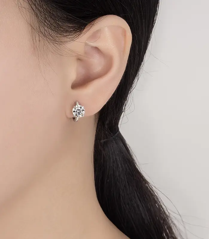Pendientes de moissanita de 1 quilate para mujer, pendientes simples de cuatro garras de plata pura S925 con diamantes de imitación, joyería de boda de moda 2