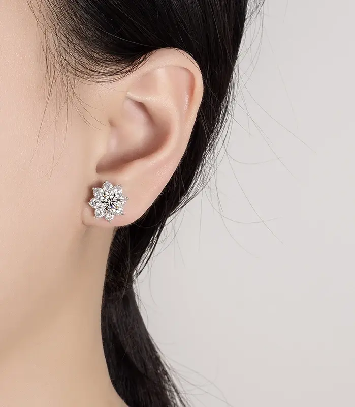Pendientes de moissanita de 0,3-1 quilates para mujer, pendientes de diamantes de imitación de copo de nieve de plata pura S925, joyería de alta gama para boda 2