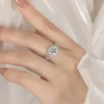 Anillo de moissanita de 2/3 quilates para mujer, chapado en plata pura S925, anillo de boda de oro blanco de 18 quilates con diamantes, joyería de boda lujosa 2 Anillo de moissanita de 2/3 quilates para mujer, chapado en plata pura S925, anillo de boda de oro blanco de 18 quilates con diamantes, joyería de boda lujosa 2