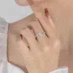 Anillo de moissanita de 0,5 quilates para mujer, plata pura S925, brillante, diamante de laboratorio, brazo giratorio, banda de boda, joyería de lujo 2 Anillo de moissanita de 0,5 quilates para mujer, plata pura S925, brillante, diamante de laboratorio, brazo giratorio, banda de boda, joyería de lujo 2