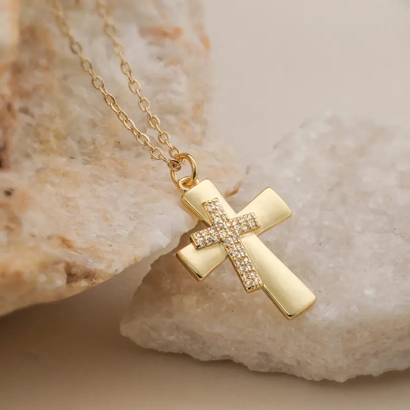 Collares con colgante de cruz de diseño minimalista y elegante para mujer, joyería para fiesta diaria 2