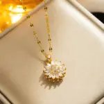 Collar de acero de titanio de moda con colgante de Margarita giratoria, accesorios de joyería para mujer 6