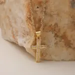 Collares con colgante de cruz de diseño minimalista y elegante para mujer, joyería para fiesta diaria 4