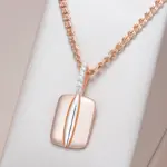 Collar con colgante cuadrado de circonita natural brillante y de diseño moderno, ideal para mujer. Diseño de lujo con combinación de colores en oro rosa y plata, perfecto para el uso diario. Joyería fina. 1