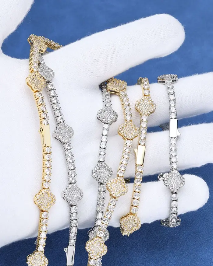 KNOBSPIN D VVS1 Pulsera de tenis de moissanita trébol de cuatro hojas s925 chapada en plata esterlina 18k con pulseras de boda GRA para mujer 2