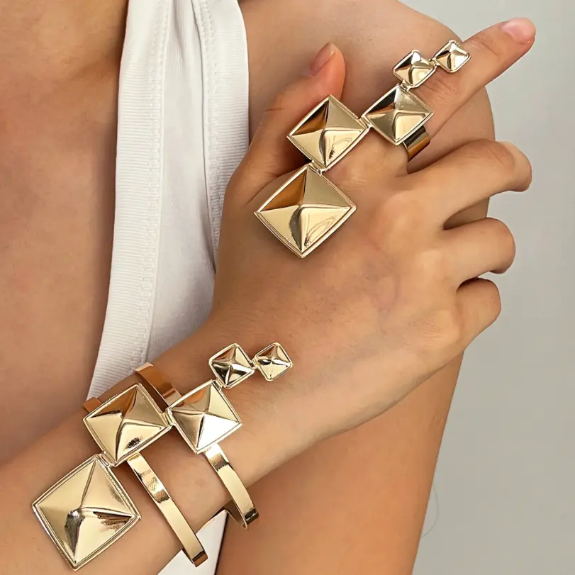 Anillos Abiertos Cuadrados Geométricos Atrevidos con Cadena de Eslabones, Pulsera de Puño de Diseño Distintivo y Pulsera Estilo Punk para Mujer, Regalo para Fiesta 1 Anillos Abiertos Cuadrados Geométricos Atrevidos con Cadena de Eslabones, Pulsera de Puño de Diseño Distintivo y Pulsera Estilo Punk para Mujer, Regalo para Fiesta 1