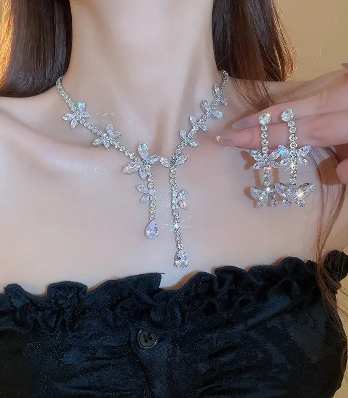 Juego de Joyería Vintage Elegante de 3 Piezas para Mujer, Collar con Borla de Mariposa, Gargantilla de Cristal Brillante, Pendientes de Novia para Boda, Fiesta 2