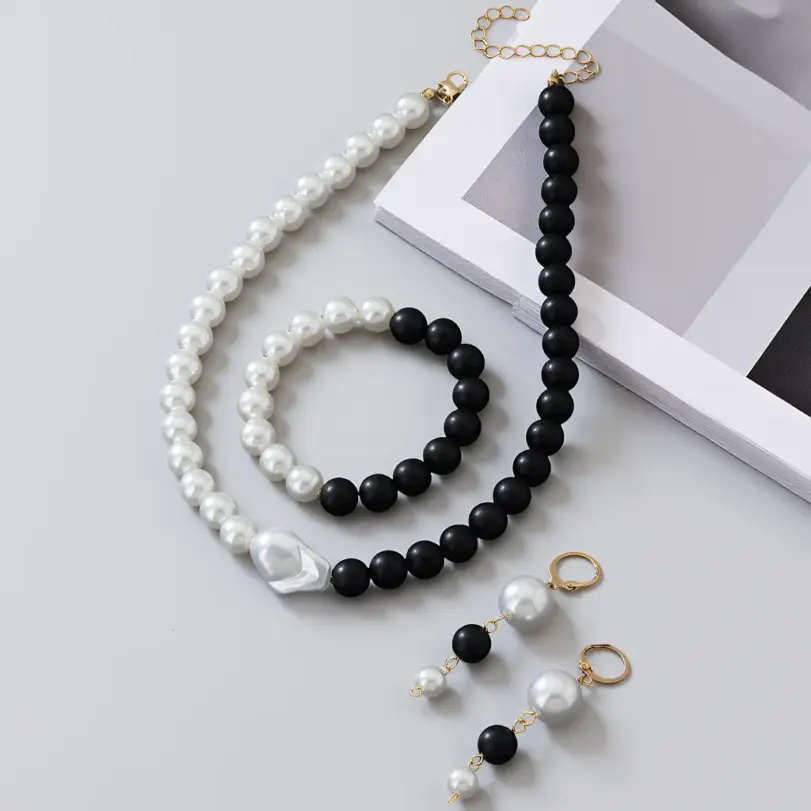 Juego de Joyería Elegante y Moderno de 4 Piezas para Mujer, Collar de Cuentas Retro, Gargantilla en Contraste Blanco y Negro, Aretes para Uso Diario Informal, Regalo 1