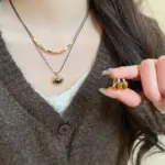 Juego de Joyería Vintage Elegante de 4 Piezas para Mujer, Collar con Gotas de Agua Circulares, Gargantilla de Metal Dorado, Aretes para Uso Diario, Regalo 2
