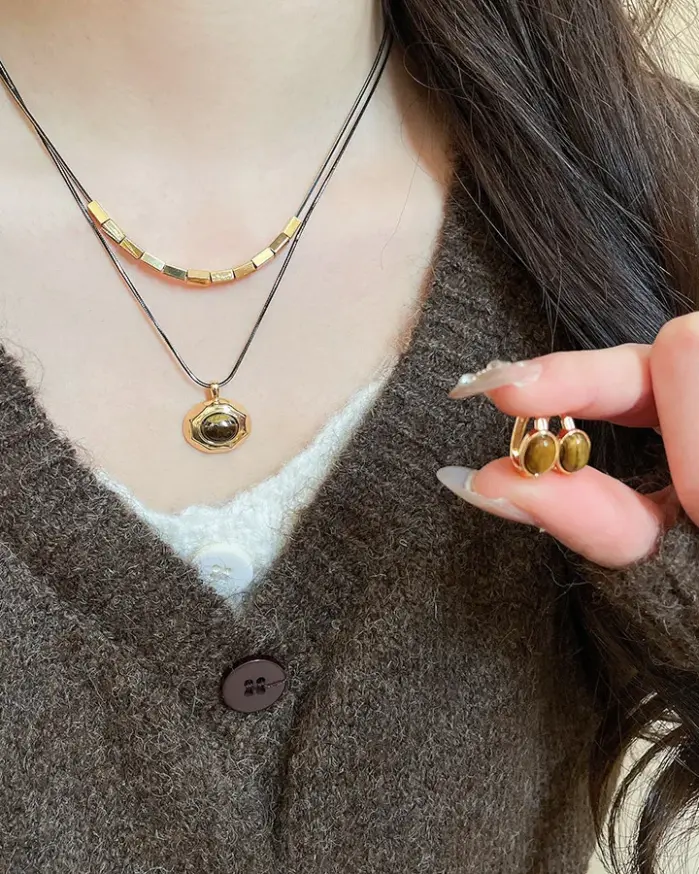 Juego de Joyería Vintage Elegante de 4 Piezas para Mujer, Collar con Gotas de Agua Circulares, Gargantilla de Metal Dorado, Aretes para Uso Diario, Regalo 2