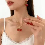Conjunto de Joyería Cherry, Elegante Conjunto para Mujer, Collar y Aretes Rojos, Diseño Minimalista, Collar de Cereza Roja para Damas 1