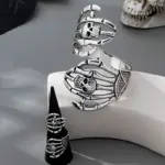 Brazalete vintage con calavera, anillo de dedo retro de esqueleto para Halloween, joyería ajustable de puño abierto, colección única de joyería para motociclistas 6